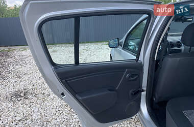 Хетчбек Dacia Sandero 2008 в 