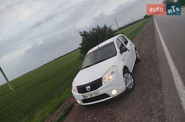 Хэтчбек Dacia Sandero 2012 в Александрие