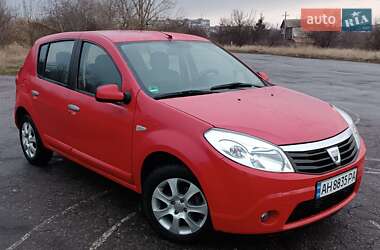 Хэтчбек Dacia Sandero 2008 в Краматорске