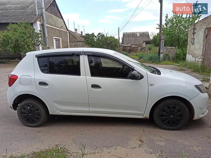 Хэтчбек Dacia Sandero 2013 в Вознесенске фото Хэтчбек Dacia Sandero 2013 в Вознесенске