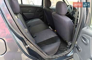Хетчбек Dacia Sandero 2009 в 