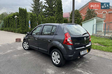 Хетчбек Dacia Sandero 2009 в 