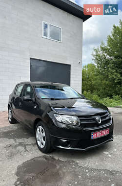 Хетчбек Dacia Sandero 2015 в Хоролі