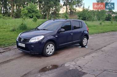 Хетчбек Dacia Sandero 2012 в Хмельницькому