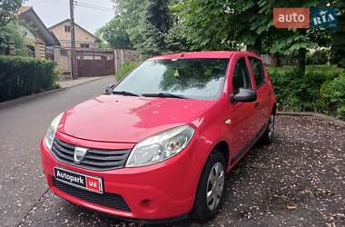 Хетчбек Dacia Sandero 2009 в Києві