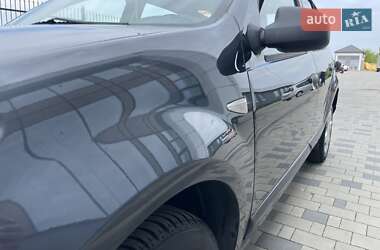 Хэтчбек Dacia Sandero 2009 в 