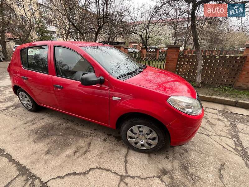 Хетчбек Dacia Sandero 2009 в Івано-Франківську
