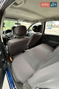 Хетчбек Dacia Sandero 2009 в 