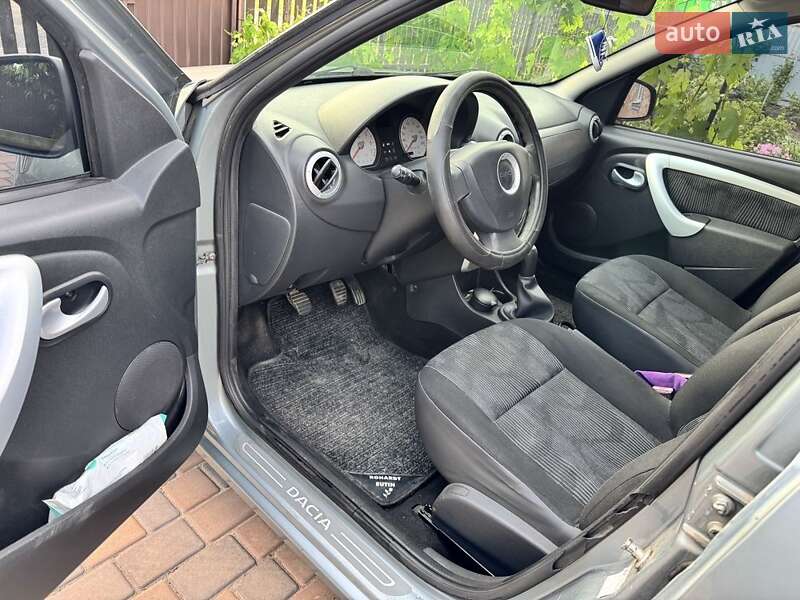 Хэтчбек Dacia Sandero 2009 в Христиновке