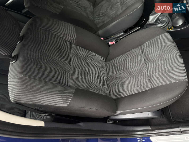 Хэтчбек Dacia Sandero 2010 в Умани