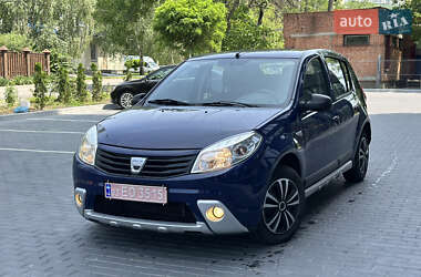 Хетчбек Dacia Sandero 2010 в Полтаві