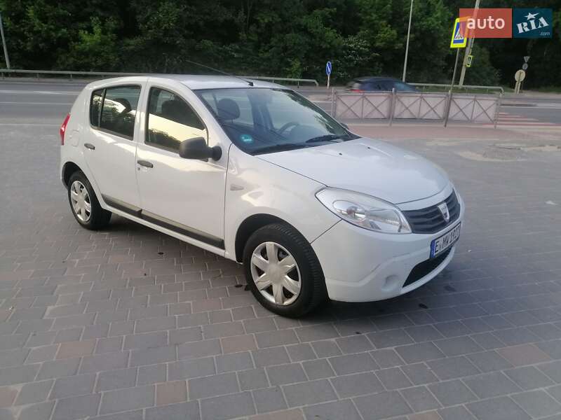 Хетчбек Dacia Sandero 2009 в Тернополі
