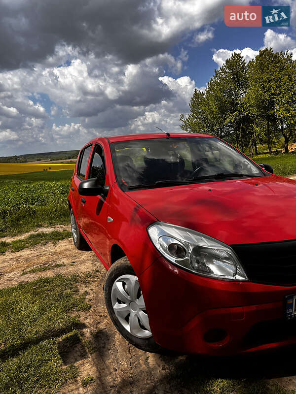 Хетчбек Dacia Sandero 2009 в Рівному