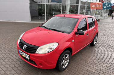 Хэтчбек Dacia Sandero 2009 в Полтаве