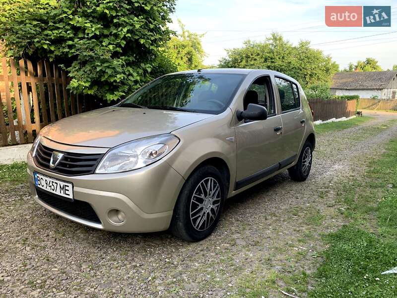 Dacia Sandero 2012