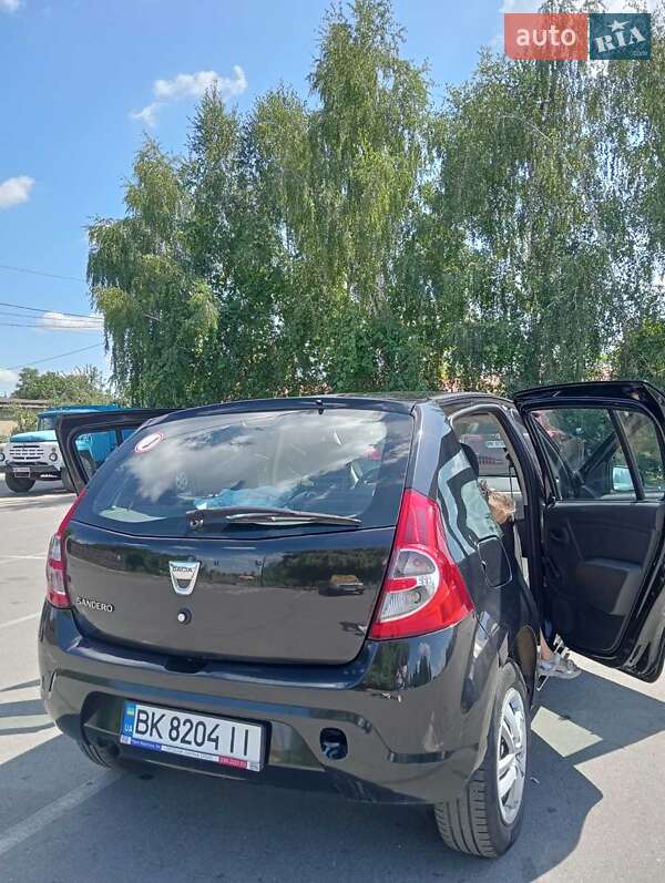 Хэтчбек Dacia Sandero 2012 в Ровно