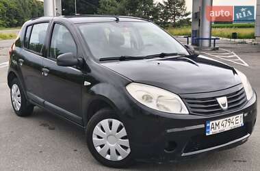 Хетчбек Dacia Sandero 2010 в Мені