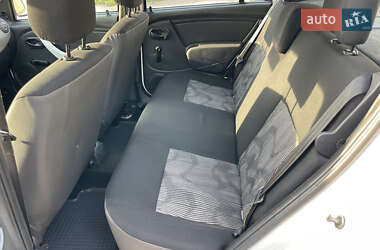 Хетчбек Dacia Sandero 2009 в 