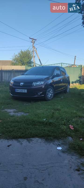 Хэтчбек Dacia Sandero 2016 в Ромнах