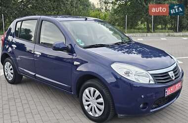 Хэтчбек Dacia Sandero 2009 в Сумах