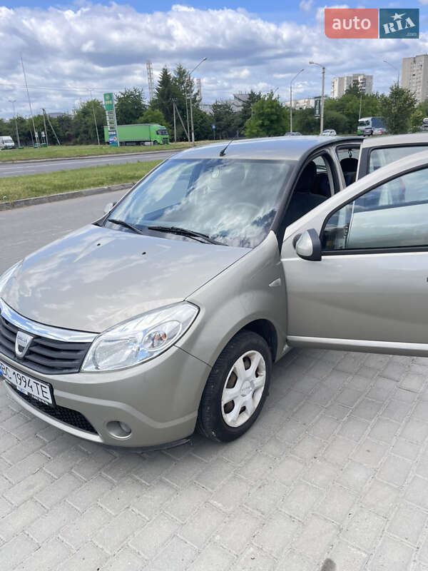 Dacia Sandero 2009