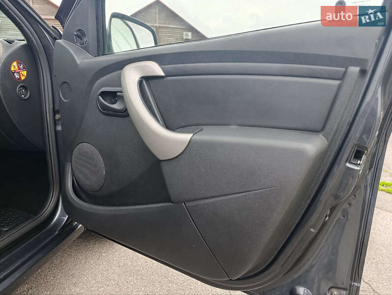 Хэтчбек Dacia Sandero 2009 в Виннице