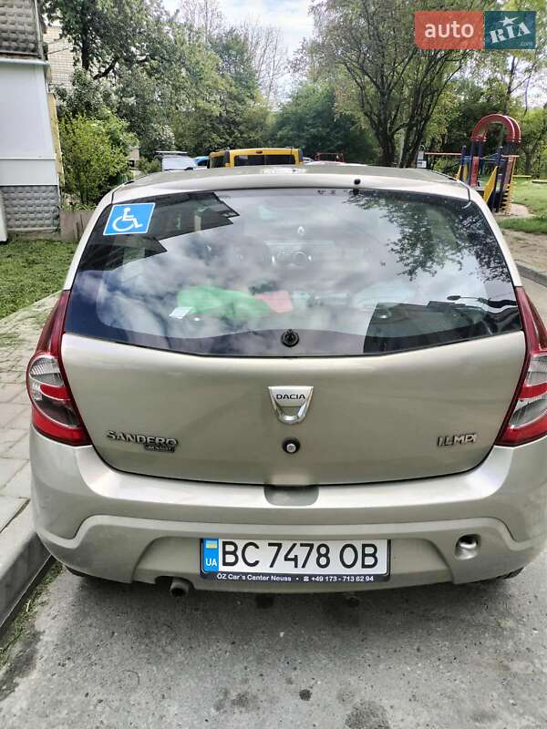 Хетчбек Dacia Sandero 2009 в Львові