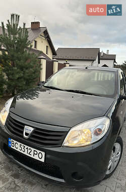 Хэтчбек Dacia Sandero 2010 в Львове