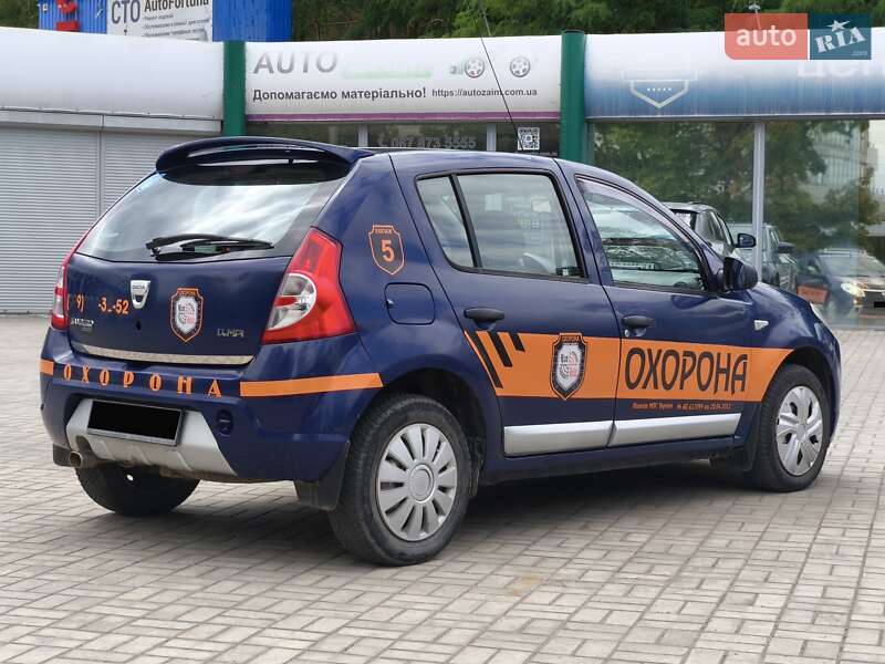 Хетчбек Dacia Sandero 2009 в Дніпрі
