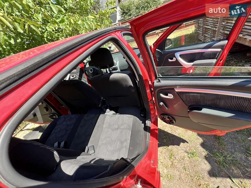 Хетчбек Dacia Sandero 2010 в Івано-Франківську