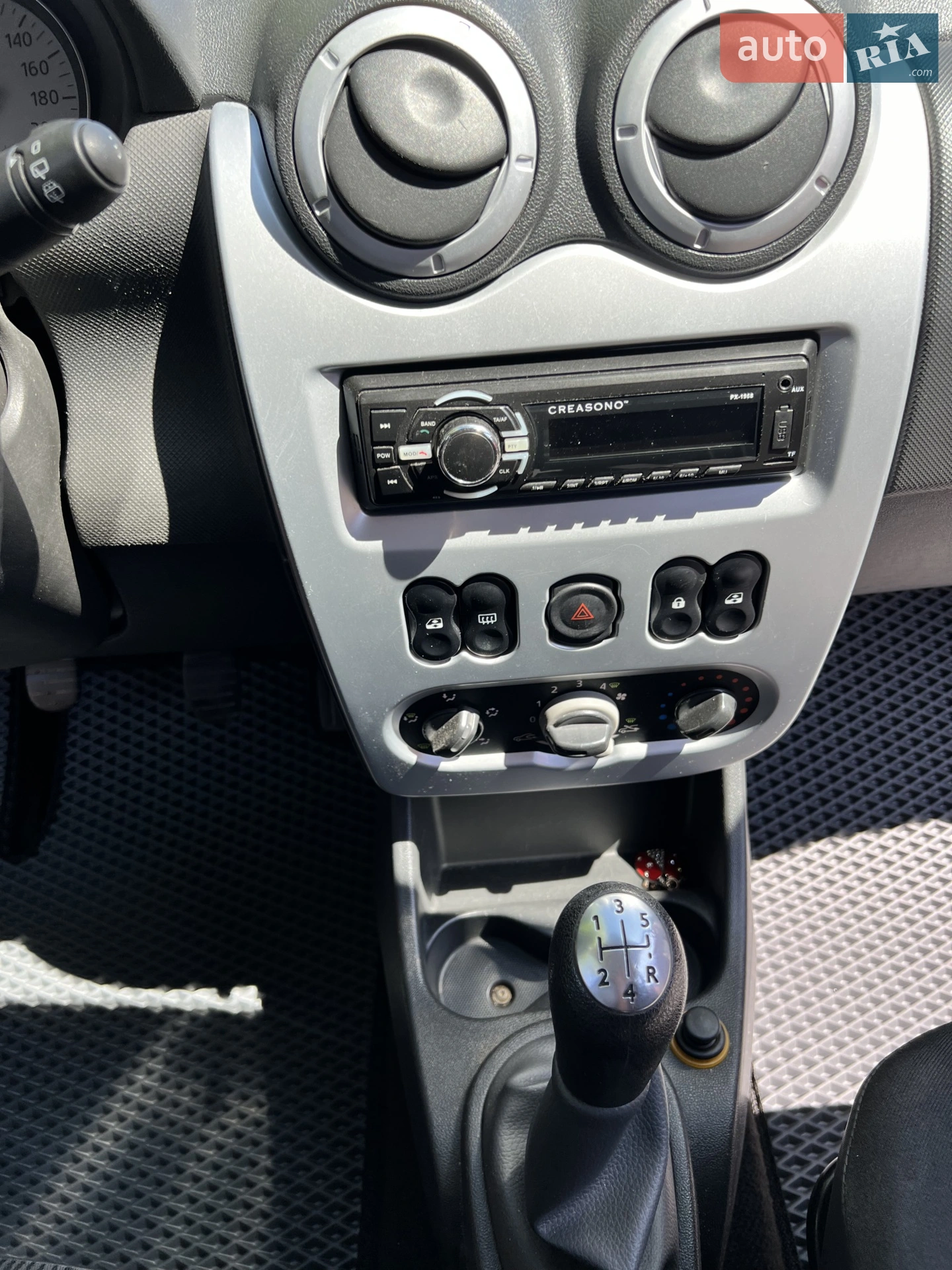 2010 Dacia Sandero - мініатюра 6