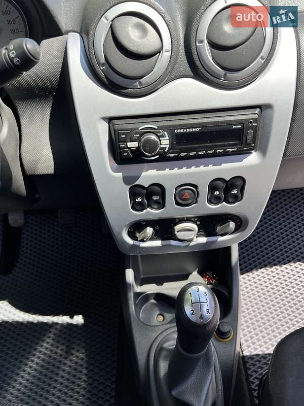 Хетчбек Dacia Sandero 2010 в Івано-Франківську