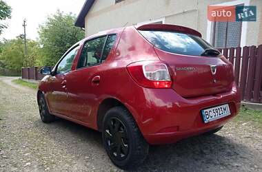 Хэтчбек Dacia Sandero 2013 в 