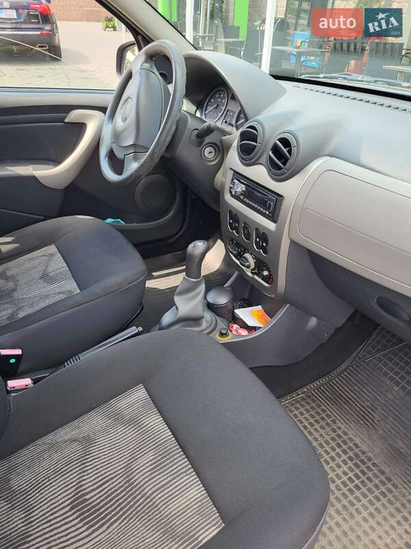 Хетчбек Dacia Sandero 2009 в Кропивницькому