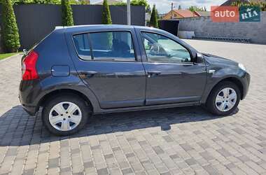 Хэтчбек Dacia Sandero 2009 в Кропивницком