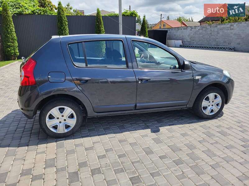 Dacia Sandero 2009