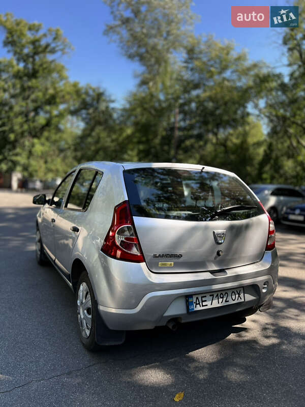 Хетчбек Dacia Sandero 2011 в Новомосковську фото 3 Хетчбек Dacia Sandero 2011 в Новомосковську