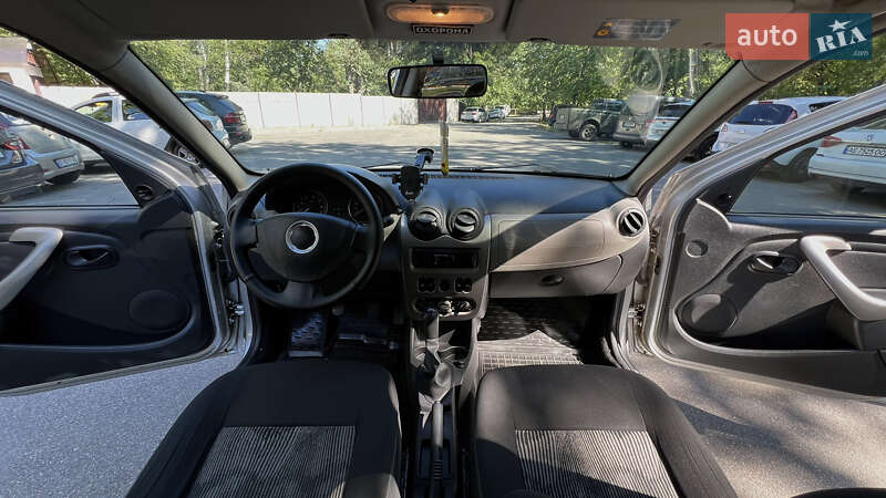 Хетчбек Dacia Sandero 2011 в Новомосковську фото 11 Хетчбек Dacia Sandero 2011 в Новомосковську