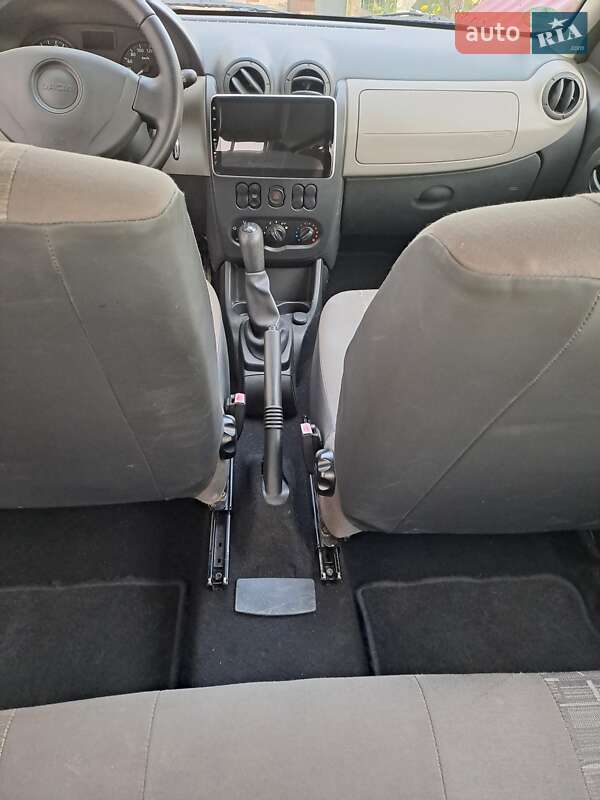 Хэтчбек Dacia Sandero 2009 в Тернополе