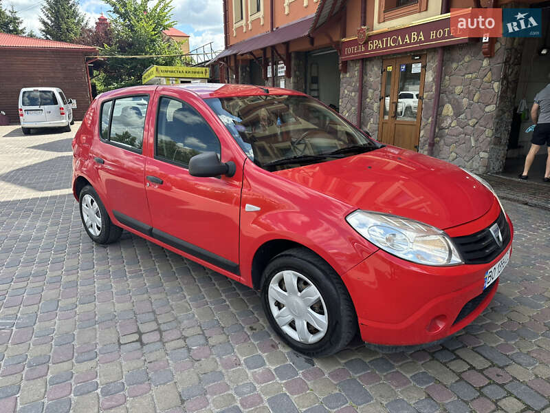 Хэтчбек Dacia Sandero 2010 в Тернополе