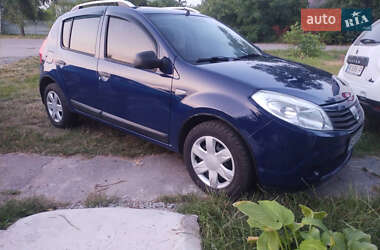 Хэтчбек Dacia Sandero 2009 в Брусилове