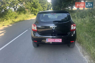 Хэтчбек Dacia Sandero 2015 в 