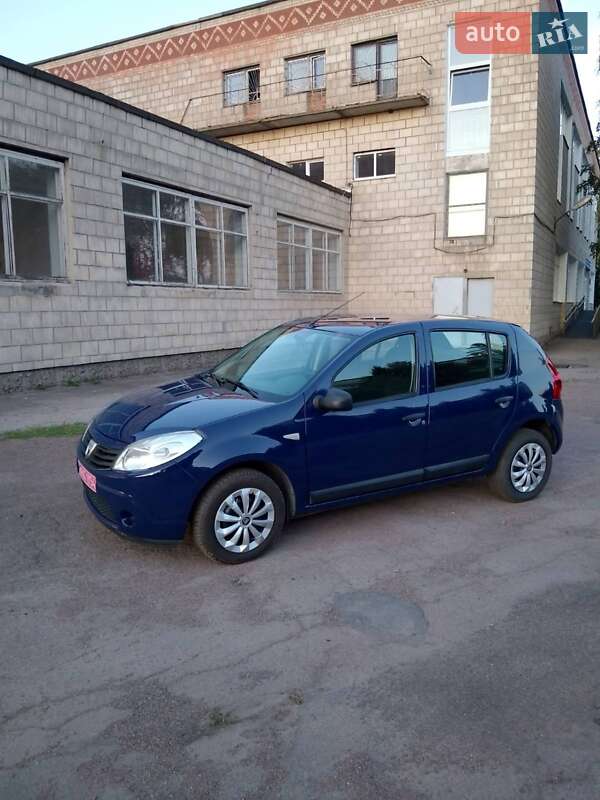 Хэтчбек Dacia Sandero 2009 в Конотопе