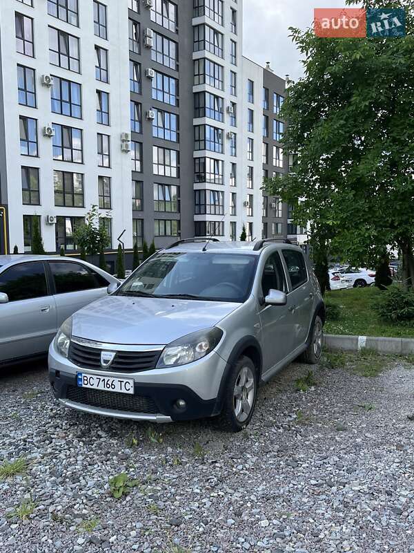 Dacia Sandero 2011