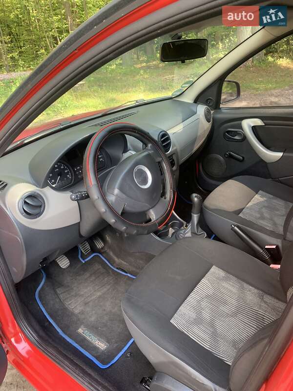 Хетчбек Dacia Sandero 2009 в Кременці