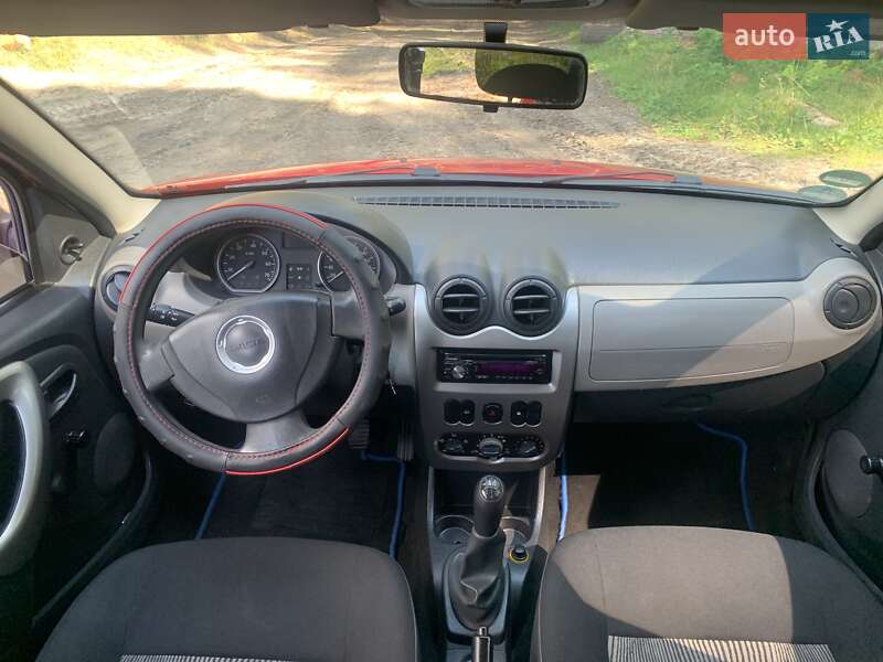 Хетчбек Dacia Sandero 2009 в Кременці