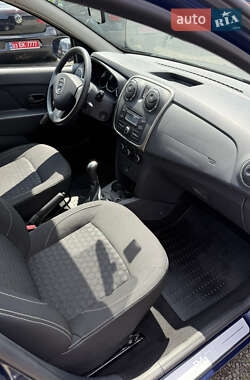 Хэтчбек Dacia Sandero 2015 в 