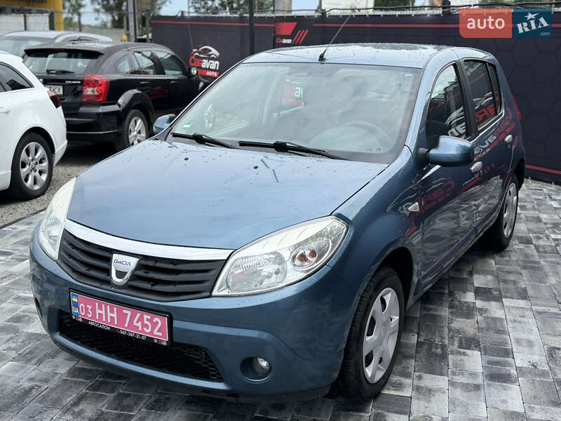 Хетчбек Dacia Sandero 2009 в Дніпрі