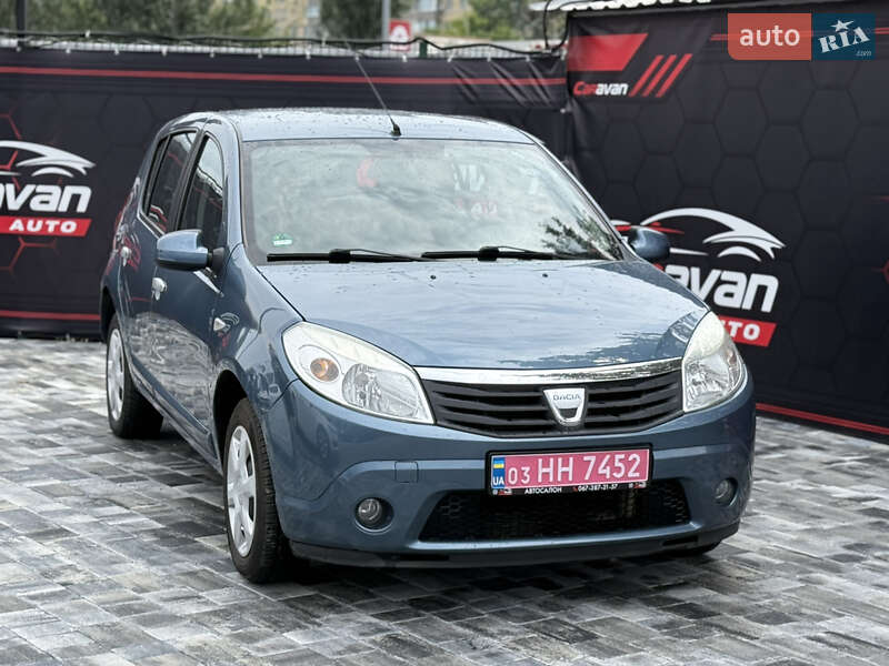 Хетчбек Dacia Sandero 2009 в Дніпрі
