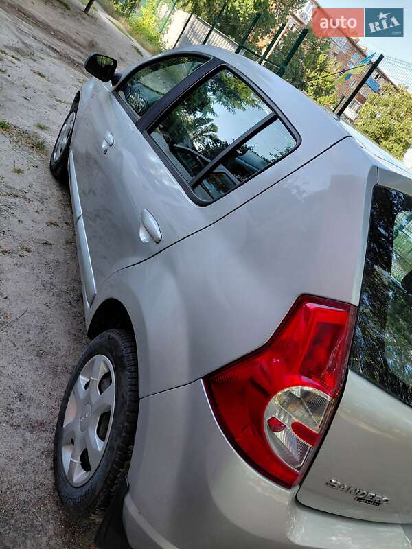 Хетчбек Dacia Sandero 2008 в Охтирці